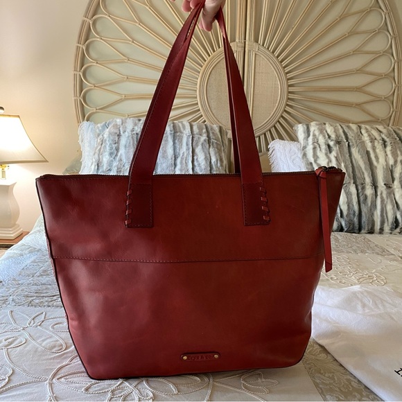 Frye Bordeaux Color Leather Tote/Handbag - Picture 4 of 16